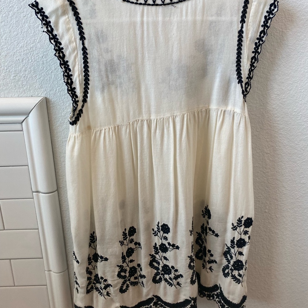 Ivy Jane Embroidered Top